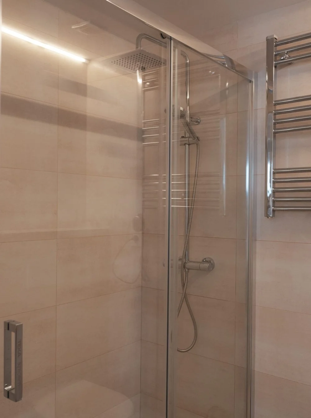 esta-si-9-scaled-rep7vnkv3egrin6lf5q1gq5k47d2f1dkwdf4m02o3u